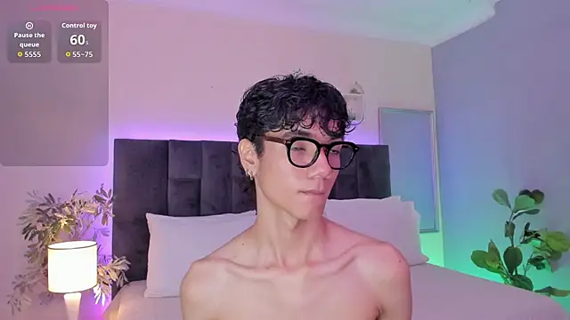 Phillicious   online show from December 2025 08:24:02 PM