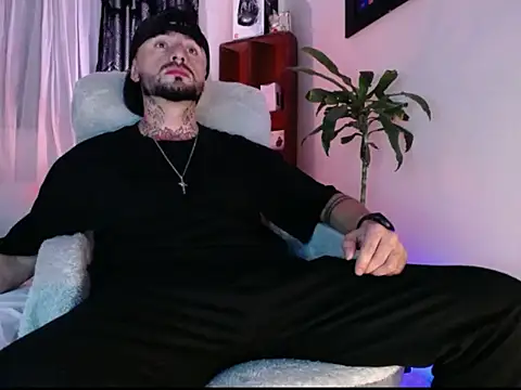 Edwardjonnes online show from October 2025 01:25:01 AM