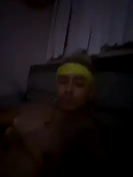 Snapshot of GirThyDock chatting on October 2025 09:32:02 AM GirThyDock online show from October 2025 09:32:02 AM