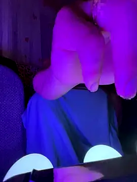 Snapshot of GirThyDock chatting on October 2025 12:17:02 PM GirThyDock online show from October 2025 12:17:02 PM