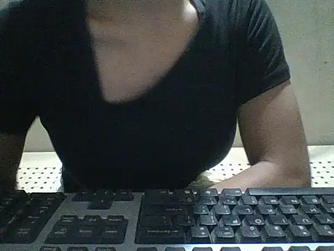 Skinny PinayGirljust18 online show from February 2026 01:00:02 PM