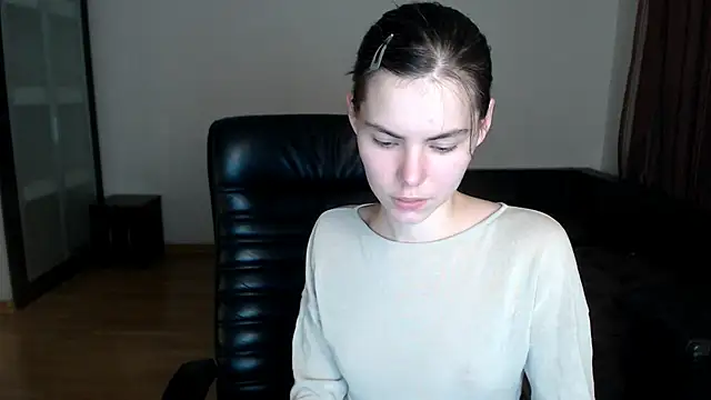 AmelieReve online show from October 2025 04:41:01 PM