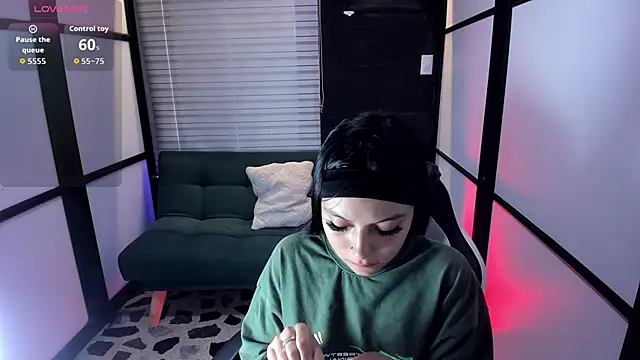 IvonnePrince  online show from September 2025 01:04:01 PM