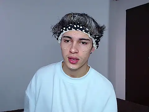 john vichenso online show from November 2025 10:09:02 PM