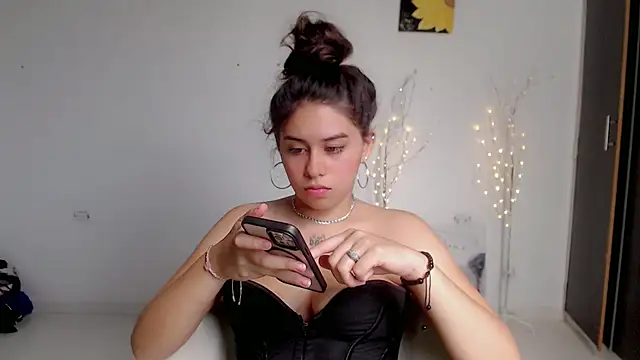 Darlyn big online show from October 2025 03:42:01 PM