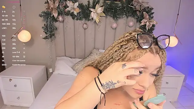 Dani rosse  online show from December 2025 01:05:02 PM