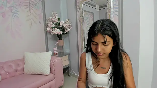 Jessgarcia  online show from October 2025 05:27:02 AM