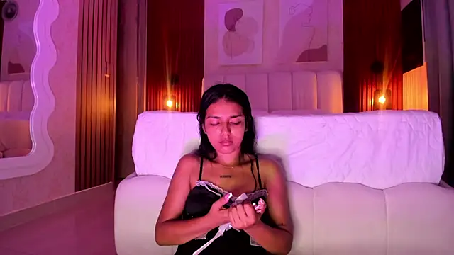 Jessgarcia  online show from November 2025 10:17:01 AM