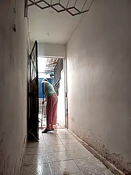 Lady 16 online show from December 2025 03:10:01 PM