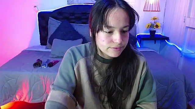 Eymmy 24 online show from September 2025 05:42:01 AM