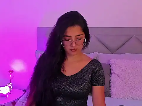 Ivonne Lennox online show from September 2025 05:02:02 AM