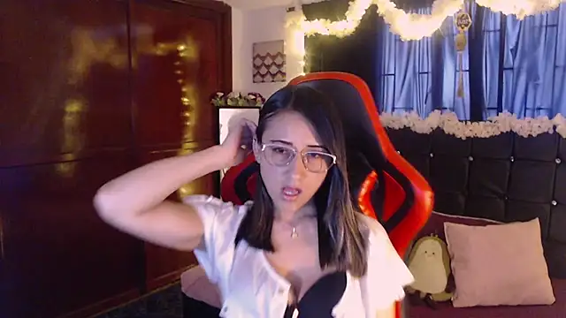 Sofia-mel online show from October 2025 07:30:02 PM