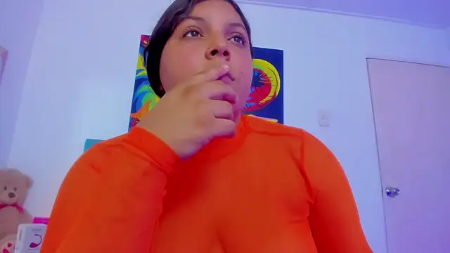 neferet opal online show from September 2025 11:30:02 PM