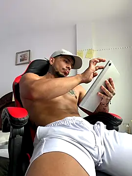 DeimonOficial online show from September 2025 06:55:01 PM