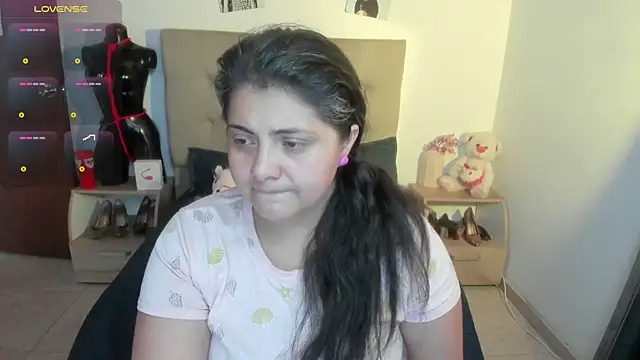 TifanyAmazinng online show from January 2026 01:16:02 PM