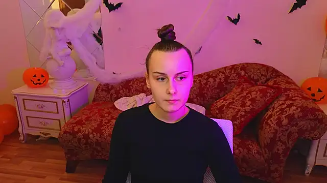 Snapshot of Kelly_Cartier chatting on October 2025 12:27:02 PM Kelly Cartier online show from October 2025 12:27:02 PM