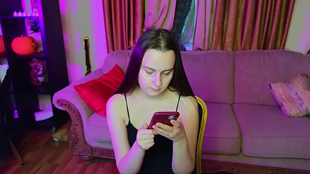 Snapshot of Kelly_Cartier chatting on November 2025 11:21:01 AM Kelly Cartier online show from November 2025 11:21:01 AM