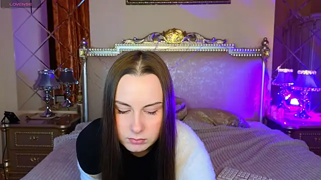 Kelly Cartier online show from January 2026 01:16:02 PM