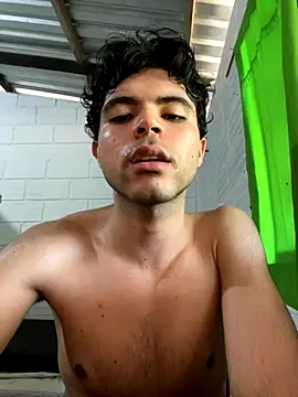 Snapshot of Axel-Mejia chatting on October 2025 07:23:02 PM Axel-Mejia online show from October 2025 07:23:02 PM