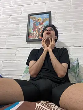 Axel-Mejia online show from October 2025 01:43:02 PM