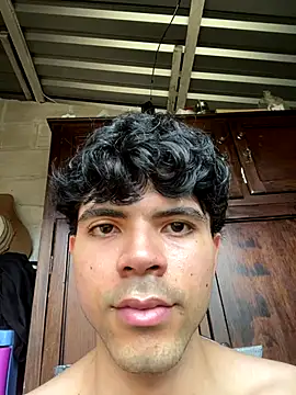 Axel-Mejia online show from December 2025 07:53:02 PM