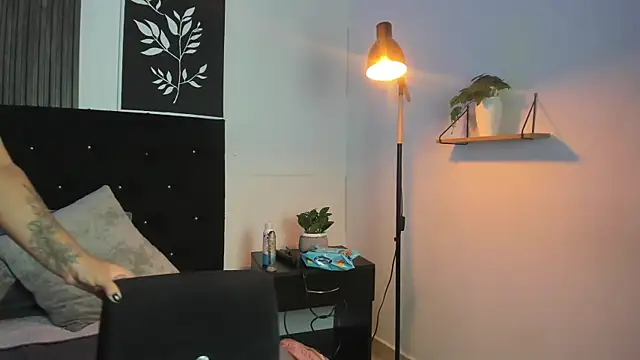 nanny  cute online show from September 2025 03:34:01 PM