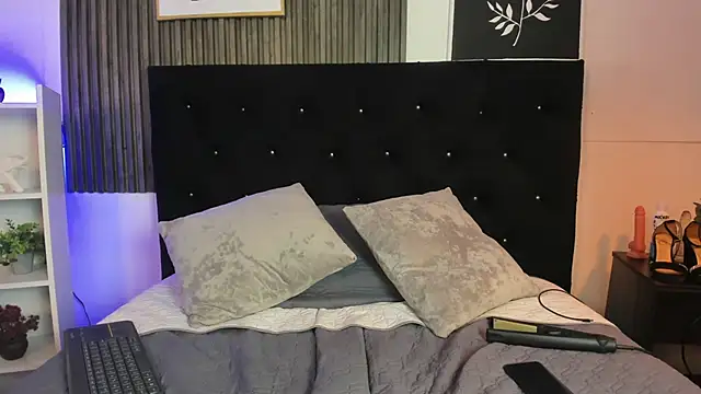 nanny  cute online show from September 2025 03:16:02 AM