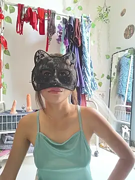 Snapshot of SinfulTemptation chatting on June 2026 06:16:01 AM SinfulTemptation online show from June 2026 06:16:01 AM