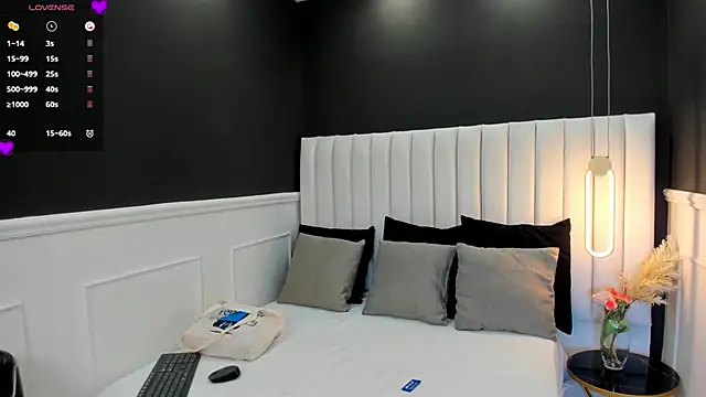  emma willliams  online show from September 2025 01:33:01 PM