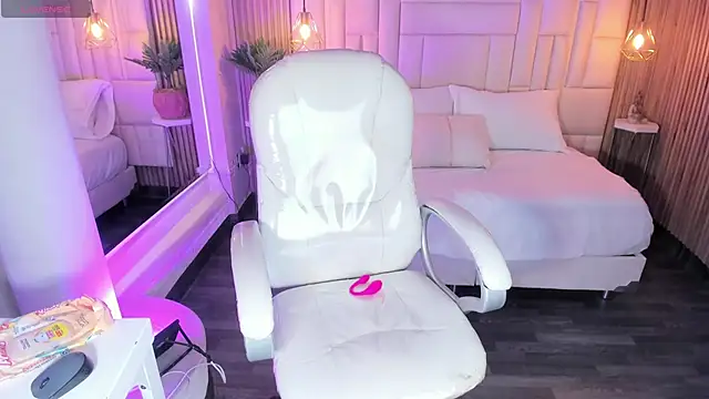 DulceGreem online show from December 2025 11:38:02 AM