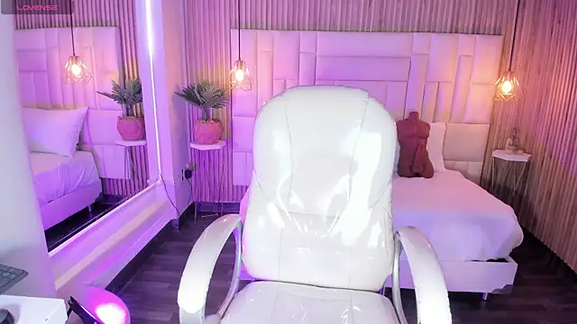 DulceGreem online show from December 2025 11:38:02 AM