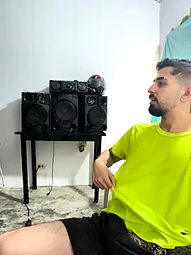 giannis090 online show from October 2025 07:35:02 PM