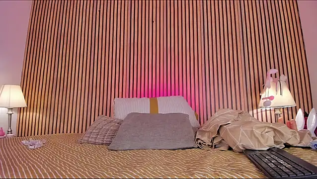 keeyla stone online show from November 2025 09:42:02 PM