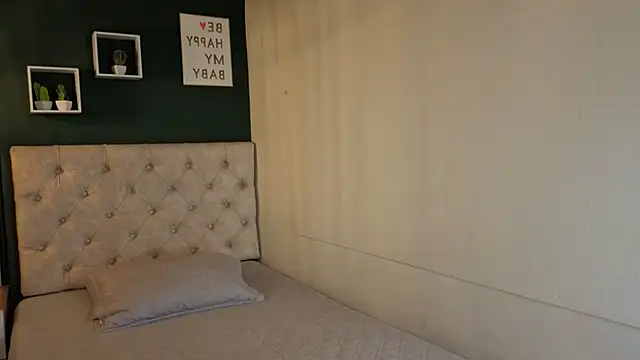 sky collinss online show from October 2025 07:32:02 PM