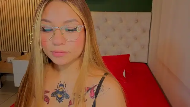 sky collinss online show from October 2025 08:07:01 PM