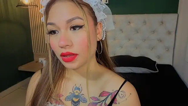 sky collinss online show from October 2025 07:48:02 PM