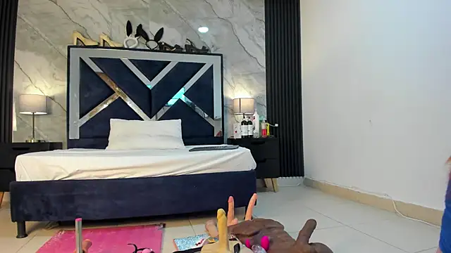 VanessaHard as online show from November 2025 08:01:01 PM