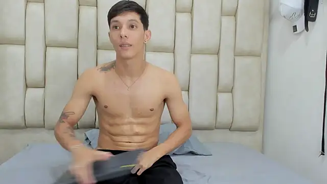 ZafiroAndFlynn online show from January 2026 02:47:02 AM