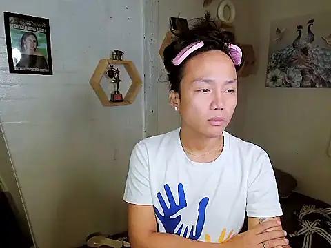 Snapshot of YourNikkieXxx chatting on October 2025 04:49:02 PM YourNikkieXxx online show from October 2025 04:49:02 PM