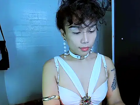 Snapshot of YourNikkieXxx chatting on October 2025 10:32:02 PM YourNikkieXxx online show from October 2025 10:32:02 PM