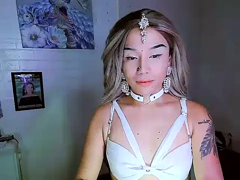 Snapshot of YourNikkieXxx chatting on October 2025 02:41:01 PM YourNikkieXxx online show from October 2025 02:41:01 PM