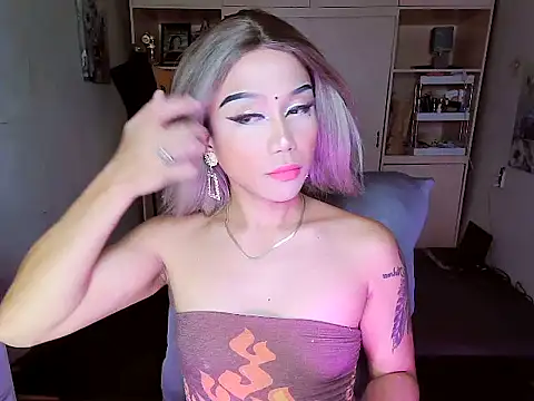 Snapshot of YourNikkieXxx chatting on October 2025 03:34:04 PM YourNikkieXxx online show from October 2025 03:34:04 PM