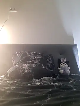 Snapshot of DragonFoxie chatting on September 2025 05:47:02 PM DragonFoxie online show from September 2025 05:47:02 PM