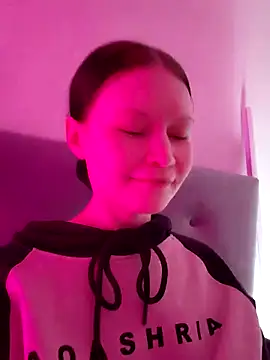 Snapshot of DragonFoxie chatting on November 2025 04:38:02 PM DragonFoxie online show from November 2025 04:38:02 PM