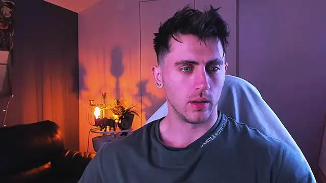 Oscar Miller  online show from October 2025 09:02:01 PM