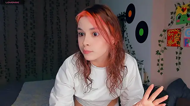 Snapshot of VedaSchulz chatting on February 2026 06:36:02 PM VedaSchulz online show from February 2026 06:36:02 PM