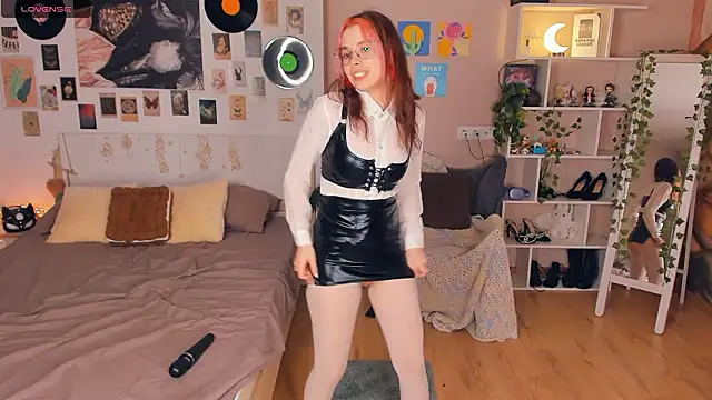 Snapshot of VedaSchulz chatting on February 2026 06:11:01 PM VedaSchulz online show from February 2026 06:11:01 PM