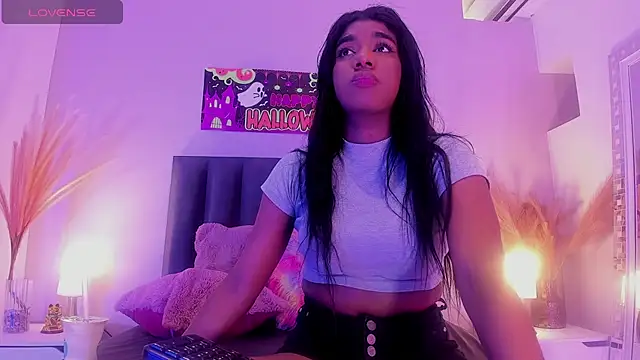 KendraChavez  online show from October 2025 09:59:02 PM