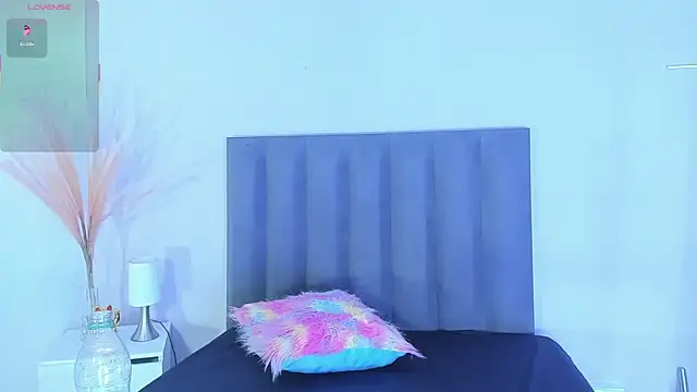 KendraChavez  online show from December 2025 09:21:02 PM