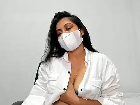 Crazy Cat1995 online show from October 2025 05:26:02 PM